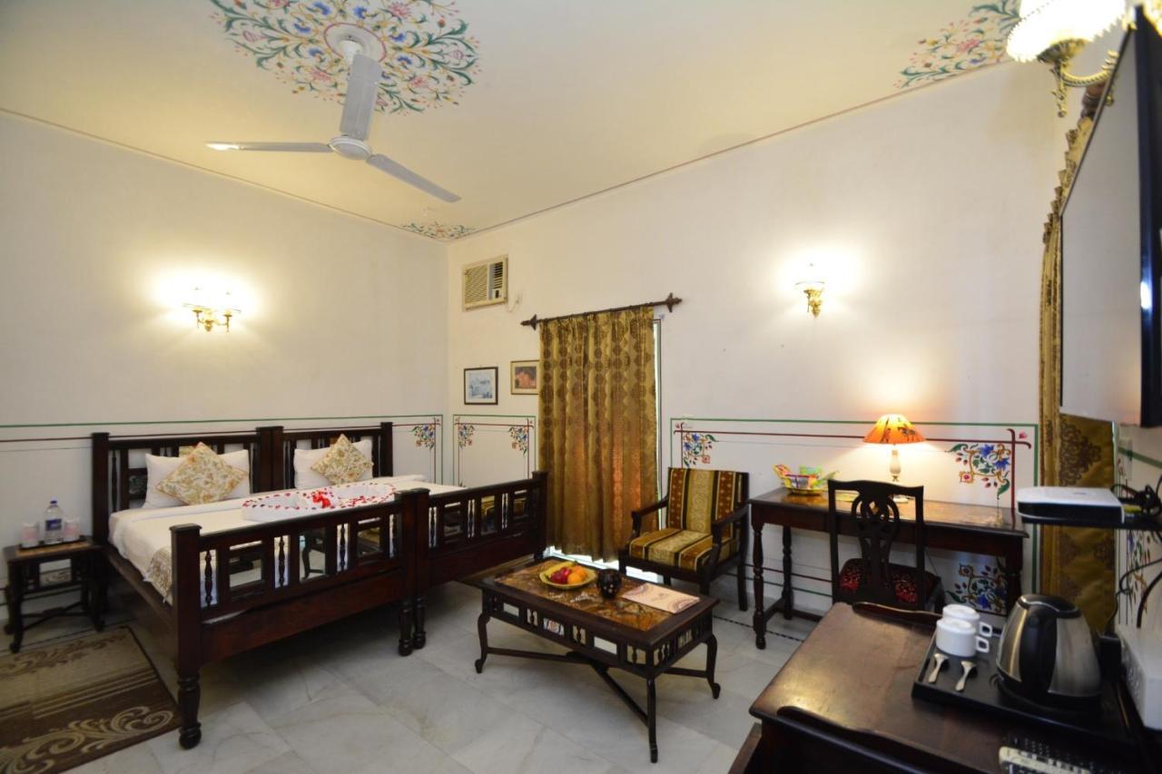 Jaipur Vintage House Bed & Breakfast ภายนอก รูปภาพ