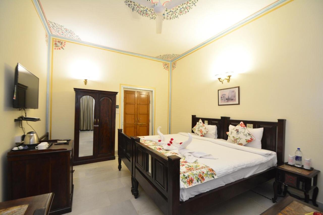 Jaipur Vintage House Bed & Breakfast ภายนอก รูปภาพ