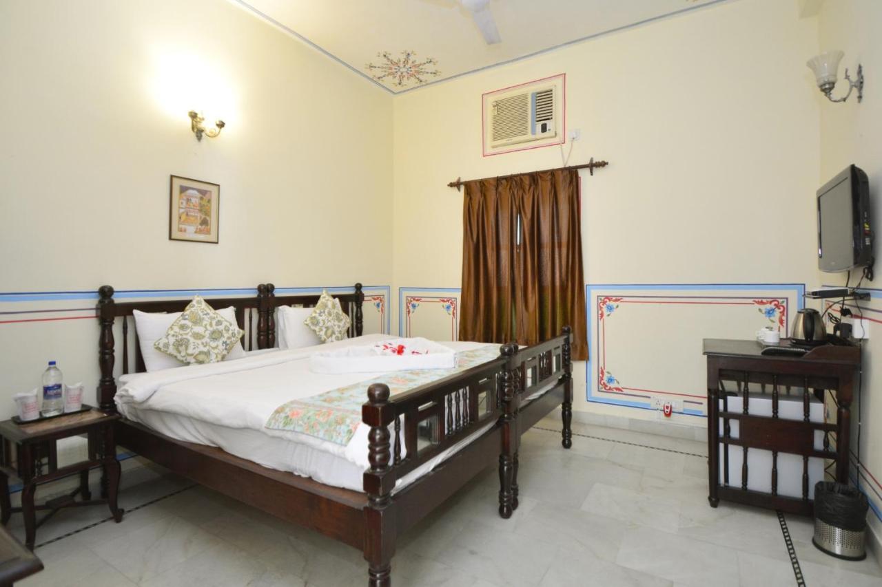 Jaipur Vintage House Bed & Breakfast ภายนอก รูปภาพ